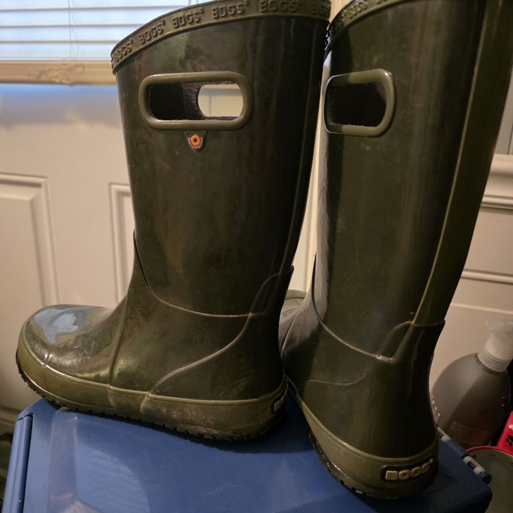 YOUTH Boggs Olive Green Waterproof Pull-On Rain Boots
